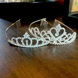 💙 $12 w/bundle Sparkly, Silver Tiaras 👑 💖💎
